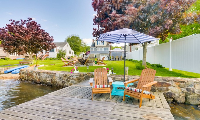 Yalesville Maison | Lakefront Home, Close to Mt Southington!