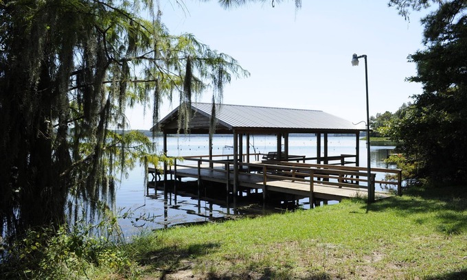 Donalsonville Cabine | Nous sommes prêts à être le meilleur VRBO sur le lac Seminole, toutes les réparations effectuées !!