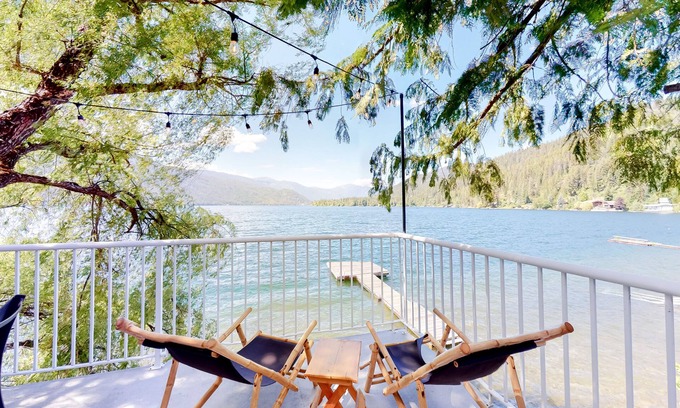 Christina Lake Cabine | Lakefront home with dock, fireplace, washer/dryer, and mountain views - dogs OK