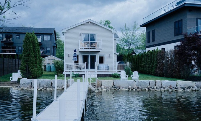 Lochmere Maison | Lakefront home with private dock on Lake Winnisquam