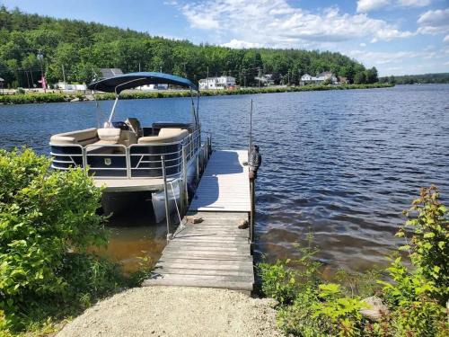 Lebanon Maison | Lakefront Home with Private Beach Access & Hot Tub