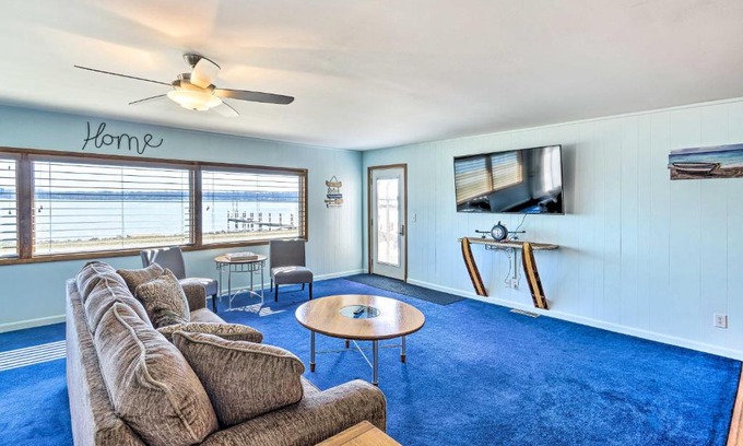 Buckeye Lake Maison | Lakefront Home with Rooftop Deck, Grill, Games!