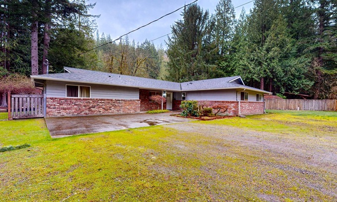 Snoqualmie Maison | Lakefront home with private dock, lake views, firepit, & wood stove