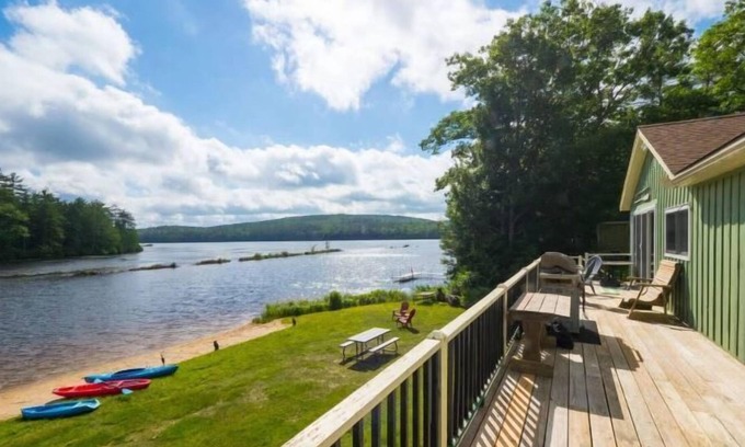 Milton Maison | Lakefront~Hot Tub~Private Beach~Close to Skiing