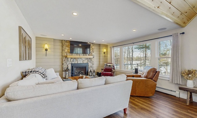 Gray Maison | Lakefront house with private beach, firepit, dock, 4 kayaks, grill & hot tub