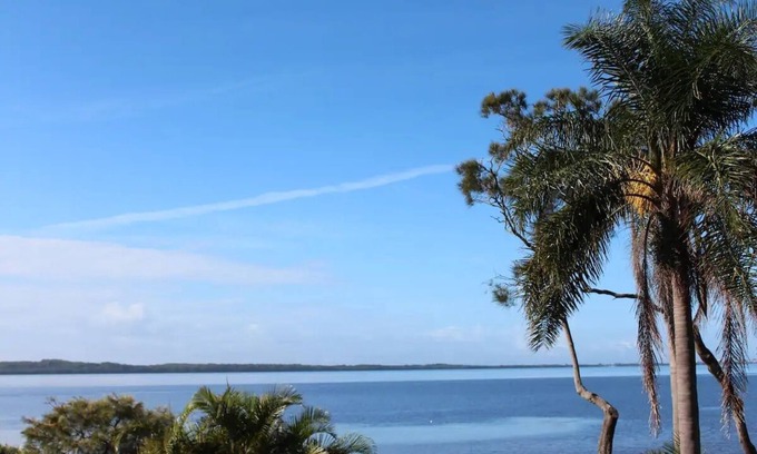 Tegerin Maison | Lakefront House with Stunning Views