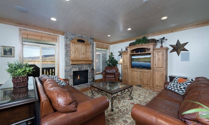 Huntsville Copropriété | Lakefront Huntsville, Utah Option d'hébergement - 3 chambres à coucher Capacité d'accueil de 10
