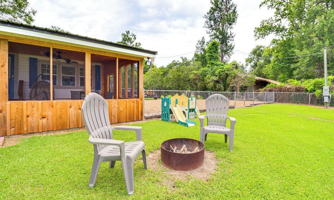 Jonesville Cabine | Lakefront Jonesville Cabin w/ Dock + Fire Pit!