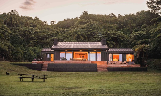 Okere Falls Maison | Lakefront Luxury at Okere Falls Lake Rotoiti