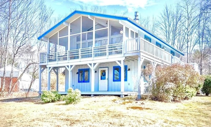 Barnstead Maison | Serene lakefront Chalet- family, pet friendly with lake views and private beach!