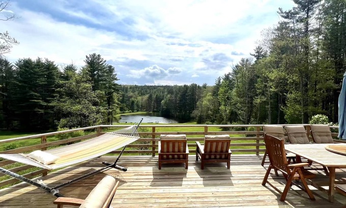 Oneonta Chalet De Ski | Lakefront Luxury Chalet 8 Bedrooms