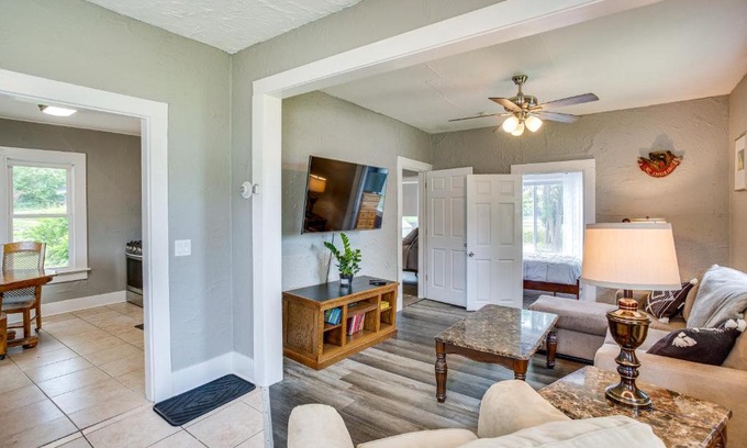 Mound Maison | Lakefront Mound Getaway Near Snowmobiling Trails!
