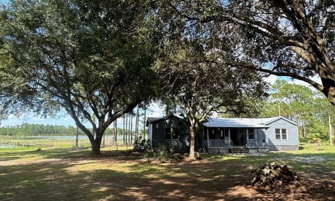 Astor Maison | Lakefront on 10 acres