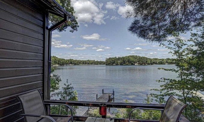 Lac du Flambeau Cabine | Lakefront one bedroom cabin with private dock