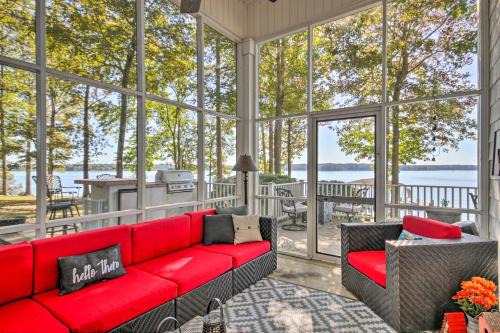 Cross Hill Maison | Lakefront Paradise with Fire Pit - Dogs Welcome!