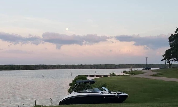 Madill Location De VR | Lakefront RV spot- Peaceful & breathtaking views, ideal for relax and recharge!