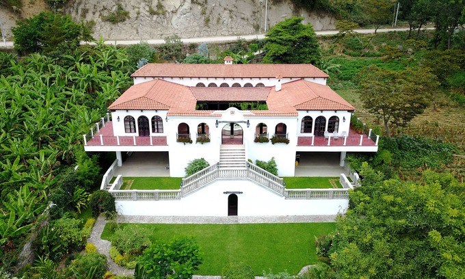 San Juan La Laguna Villa | Lakefront espagnol Colonial Accueil avec vue panoramique sur le lac Atitlan