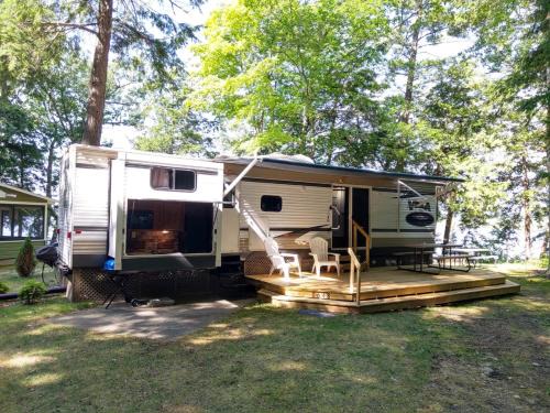 Honor Maison | Lakefront! Twin Birch Resort - The Loon