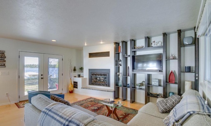 Walker Maison | Lakefront Walker Home with Boat Dock and Lift!