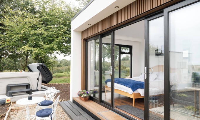 Enniskillen Maison | Lakescape: Self-Catering Lodges (RODOS) With Hot Tub