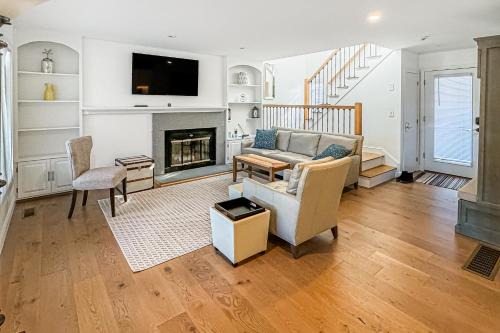 Gilford Maison | Lakeshore Retreat