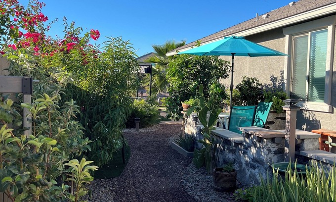 Maricopa Appartement | Lakeside 1 Bedroom Apt w/ living room, kitchenette and laundry