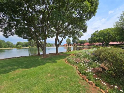 Dullstroom Appartement | Lakeside 12