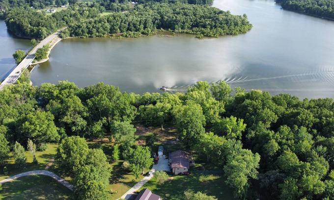 Damascus Maison | Lakeside Acres at Berlin Lake, OH - 4 Bedroom/3 Bath with separable studio apt
