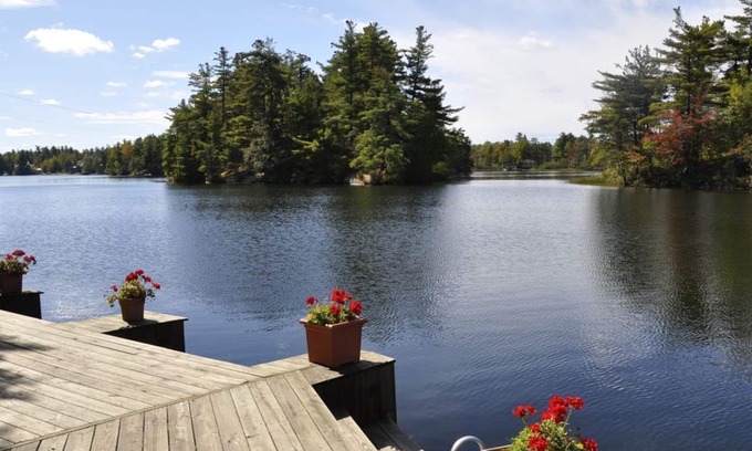Town of Hermon Cabine | Lakeside Chalet avec vue magnifique, Bord de l'eau exceptionnelle, et à moteur.