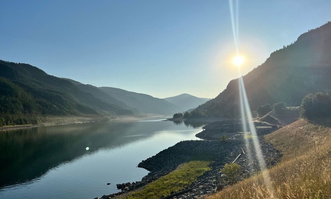 Robson Cabine | Lakeside Castlegar Cabins #3