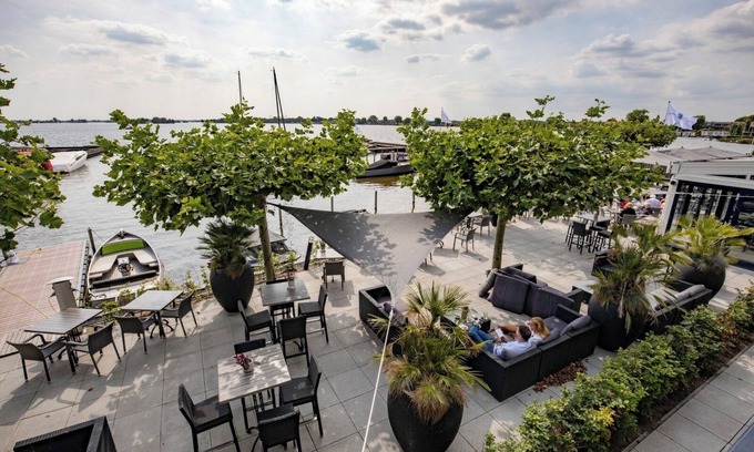 Oud-Loosdrecht Maison | Lakeside Escape with Marina Access, Nature Paths and Fresh Local Cuisine