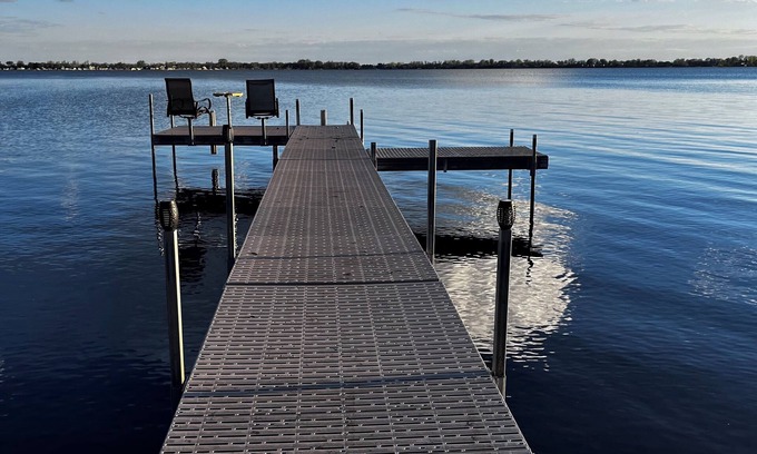 Wentworth Maison | Lakeside Getaway on Lake Madison. Hot tub with a view of the lake!