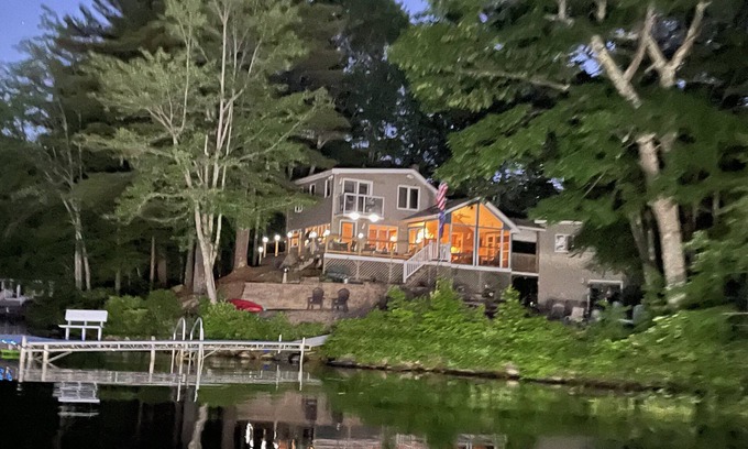 Lyman Maison | Lakeside Cozy Family Home