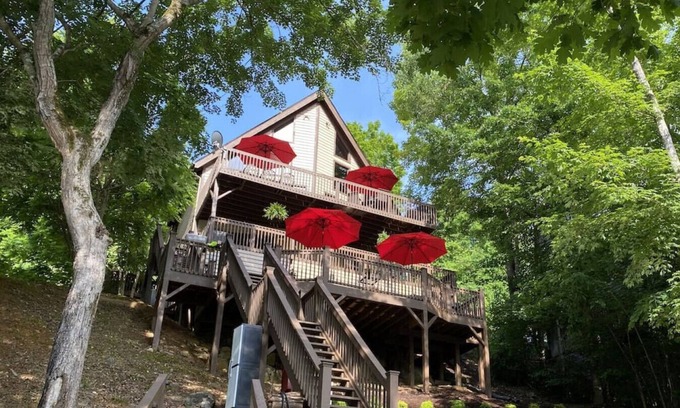 Flat Hollow Marina Cabine | Bain à remous au bord du lac, foyer, kayaks gratuits, Location de bateau / jet ski, 3 ponts