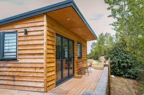 Pershore Cabine | Lakeside Lodge- 'Lapwing'
