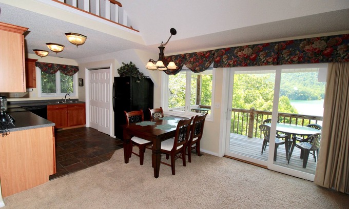 La Follette Cottage | NOUVEAU! Lakeside Lookout a une vue superbe sur le lac Norris, un loft et son propre quai!