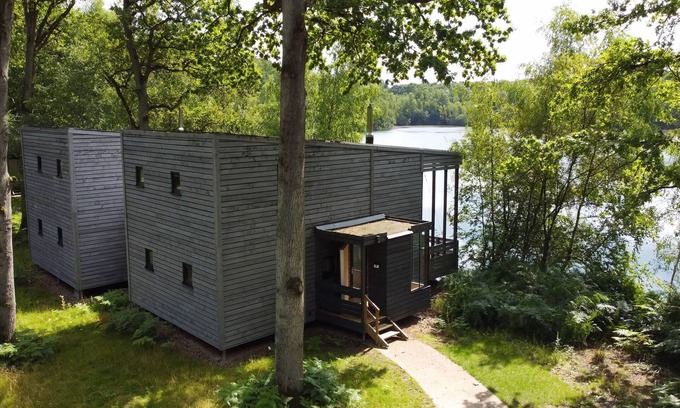Maubray Villa | Manoir de luxe au bord du lac par Belvilla