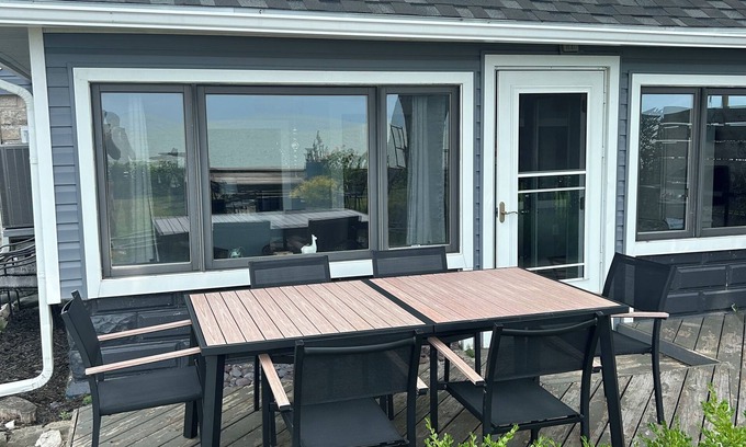 Ida Maison | Lakeside Oasis - Lake Erie Lakefront with Golf Cart