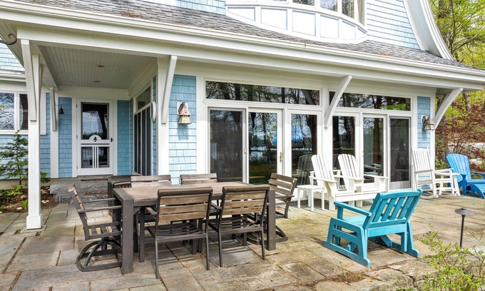 Raymond Maison | Lakeside retreat on Little Sebago Lake