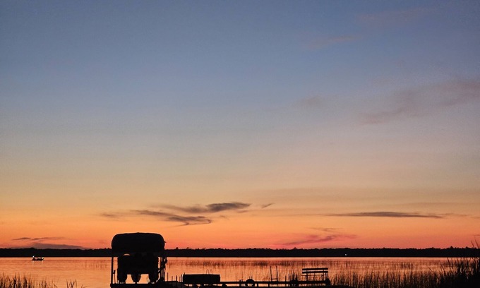Center Township Cabine | Lakeside Sand Beach House on 3 Acres of fun Near Nisswa and Cross Lake.