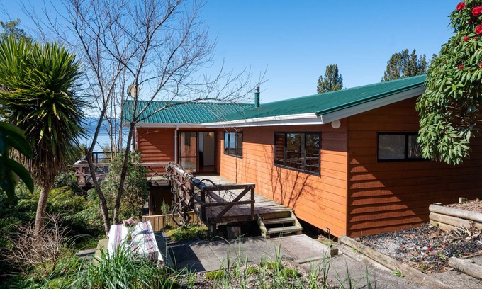 Omori Maison | Lakeside Stunner - Omori Holiday Home