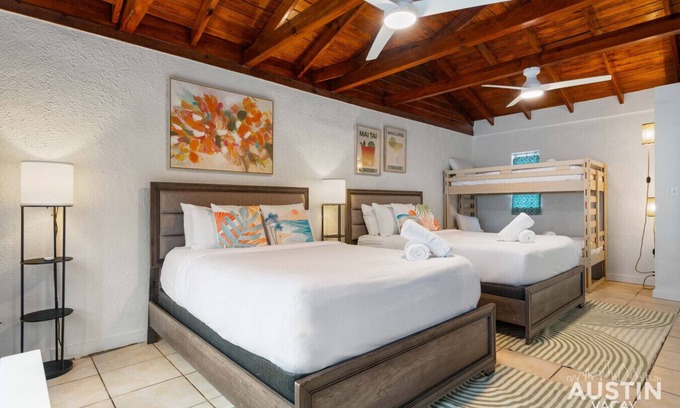 Volente Cabine | LakeTravis Bungalow 3