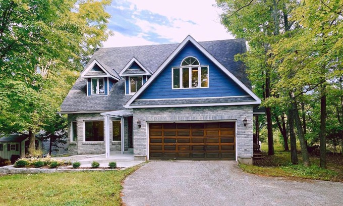 Bobcaygeon Maison | Lakeview Cottage with Private Jacuzzi