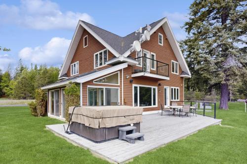 Sandpoint Maison | Lakeview Home with new hot tub - Sleeps 10