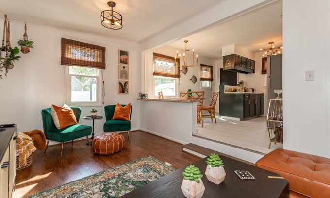 Ashtabula Maison | Lakeview Luxe Boho Bungalow - 5 mi to GOTL, close to Ashtabula Harbor & Wineries