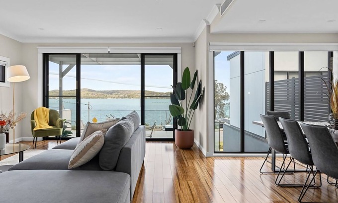 Speers Point Maison | Lakeview Oasis on The Esplanade
