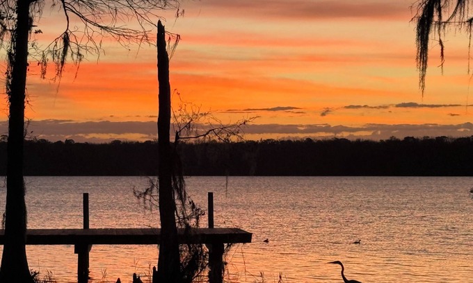 Florala Maison | Lakin’ It Easy- House on the Beautiful Lake Jackson in Florala, AL