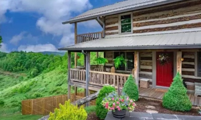 Todd Cabine | Lallybroch In The Mountains
