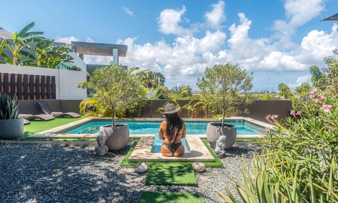 Malmok Maison | Lama y Solo Unique private room walking distance to the Beach