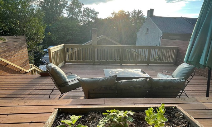 Lambertville Appartement | Lambertville-in town-Elevated Deck-Stroll by Delaware River just blocks away